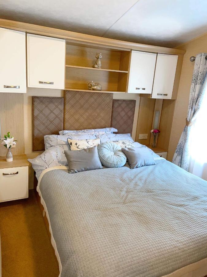 Caravan For Rent At Tattershall Holiday Park Exterior photo